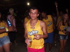 Oktober 10 Anos
